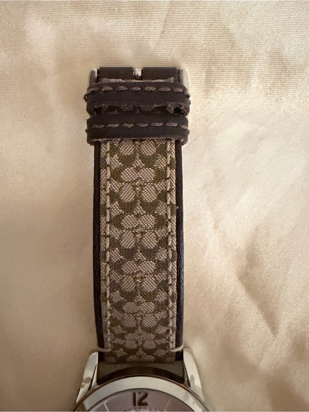 Coach women Watch with Brown Signature Canvas Strap and Silver Case - Picture 4 of 7